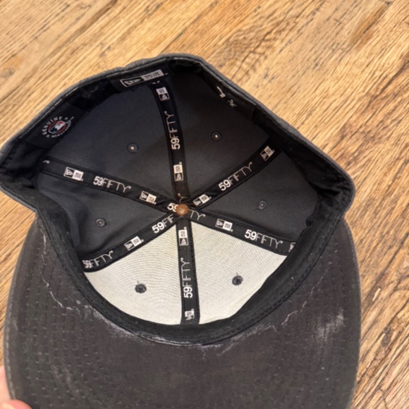 Preowned NY Yankees New Era 59Fifty Fitted Ball Cap Hat SZ 7 1/2 - Picture 3 of 4